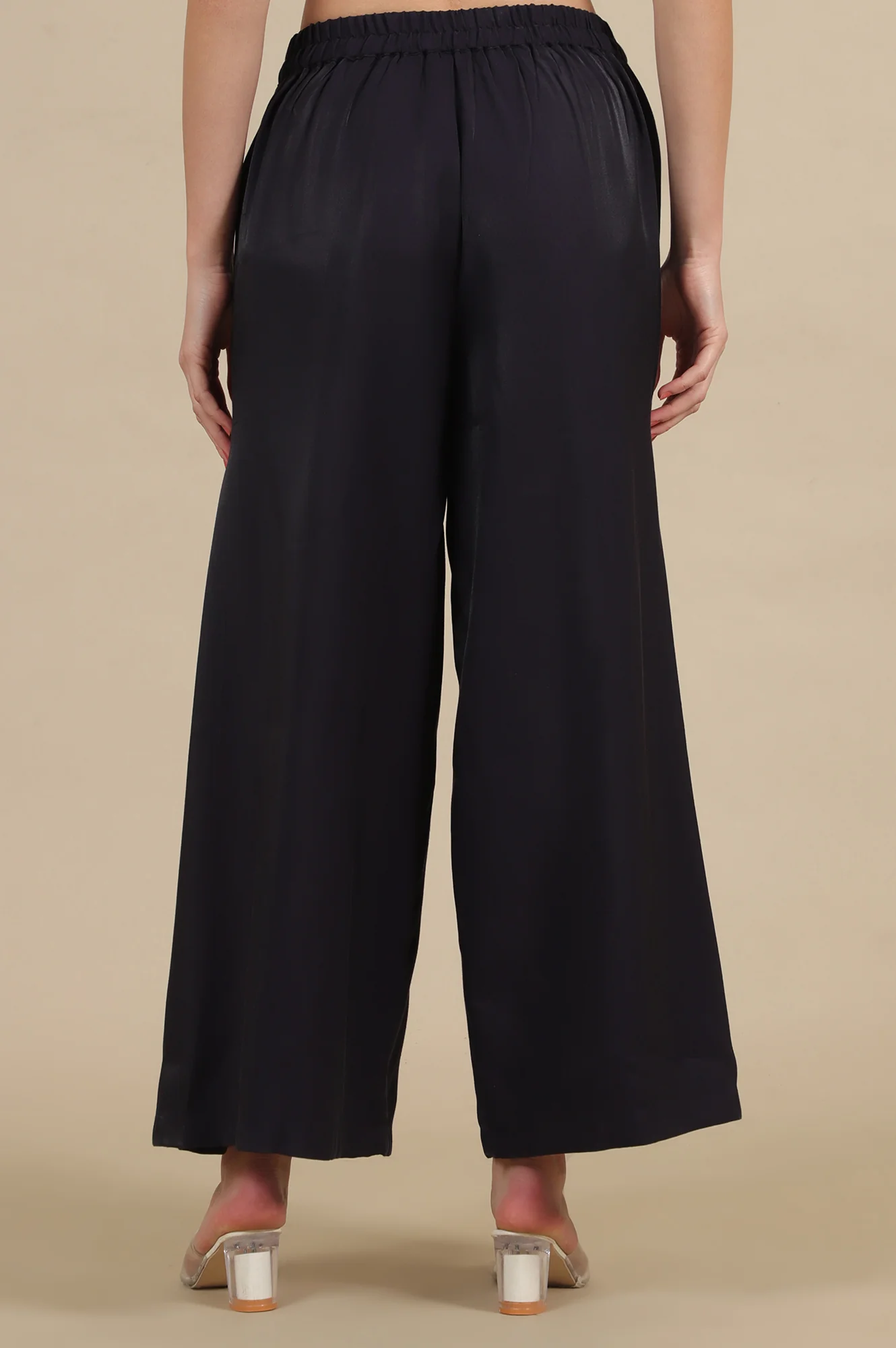 Black Solid Flared Rayon Palazzo With Pleats - Image 4