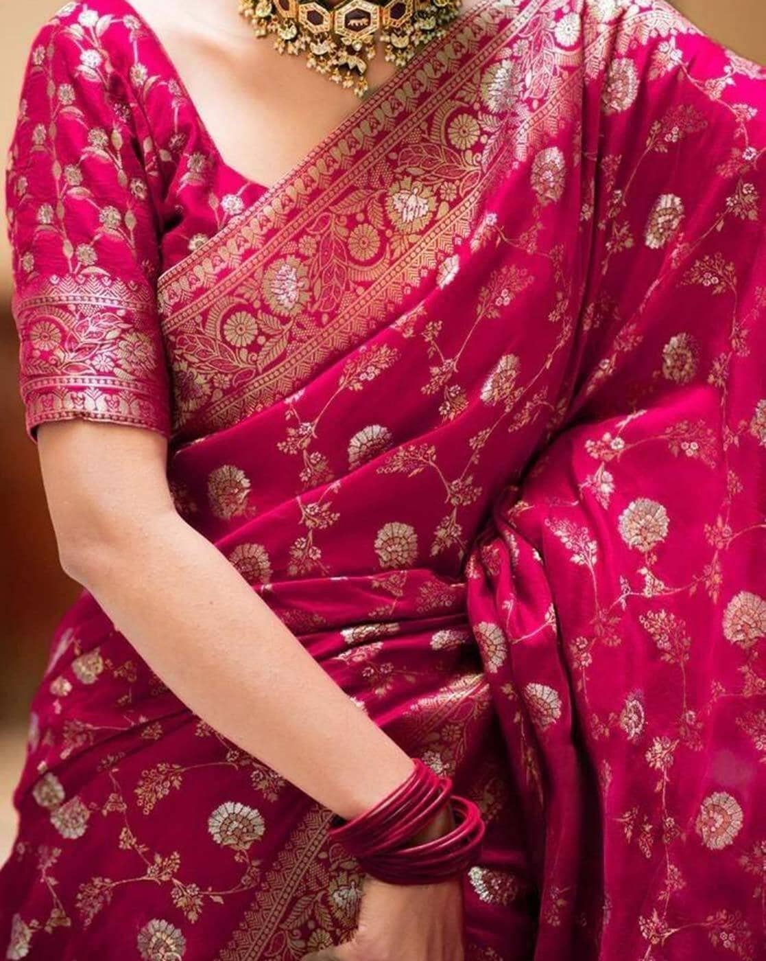 Women Banarasi Saree with Woven Motifs