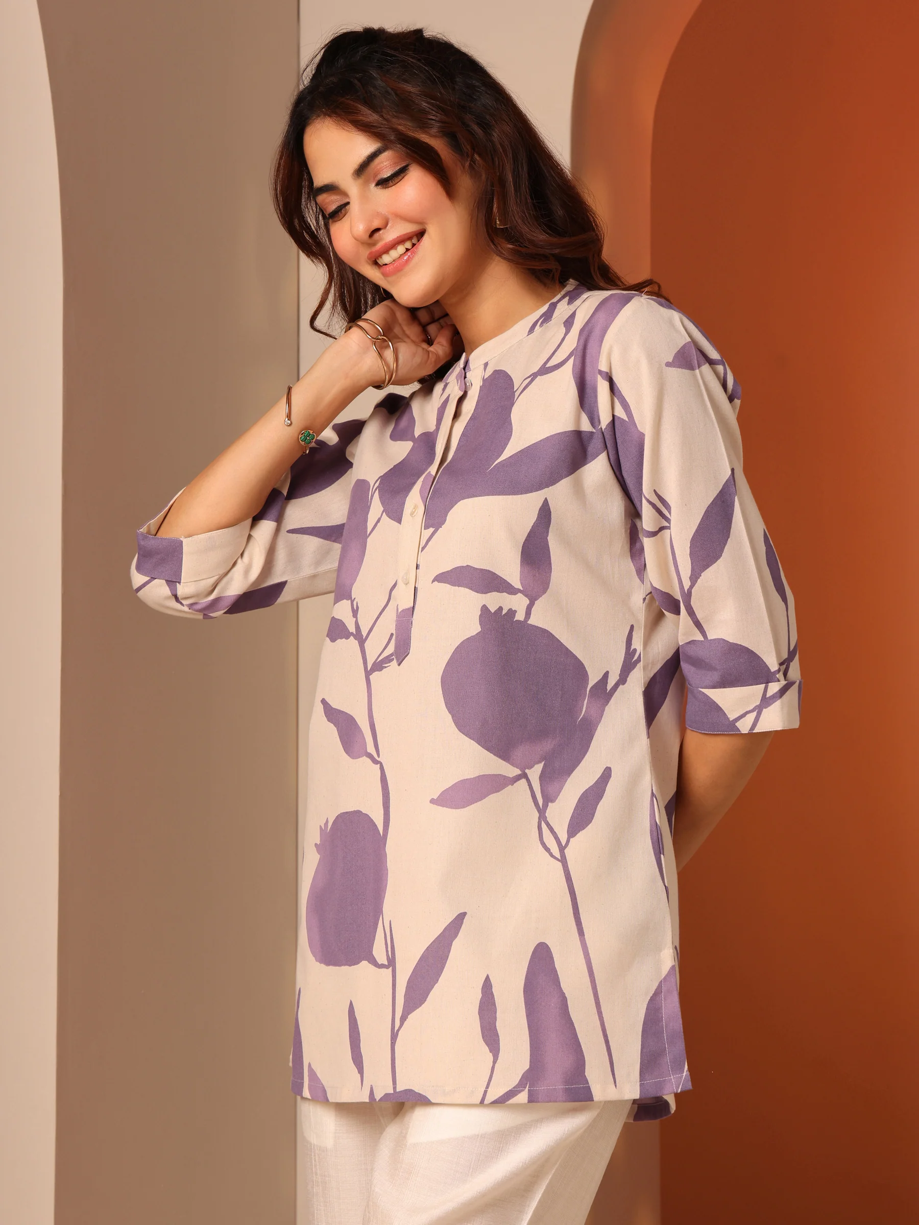 Off White Printed Cotton Straight Short Kurti - Image 4