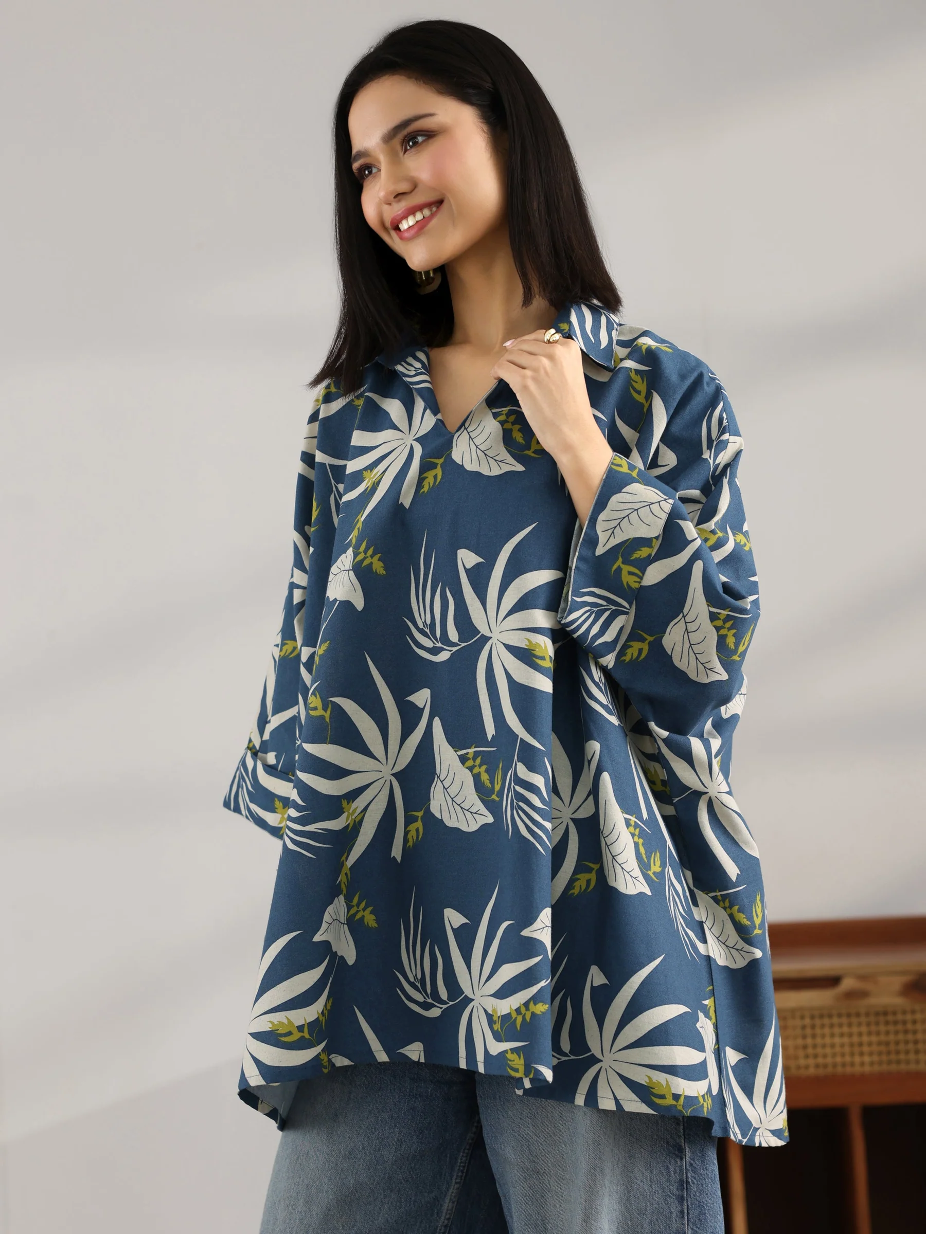 Blue Printed Cotton Straight Short Kurti - Image 3