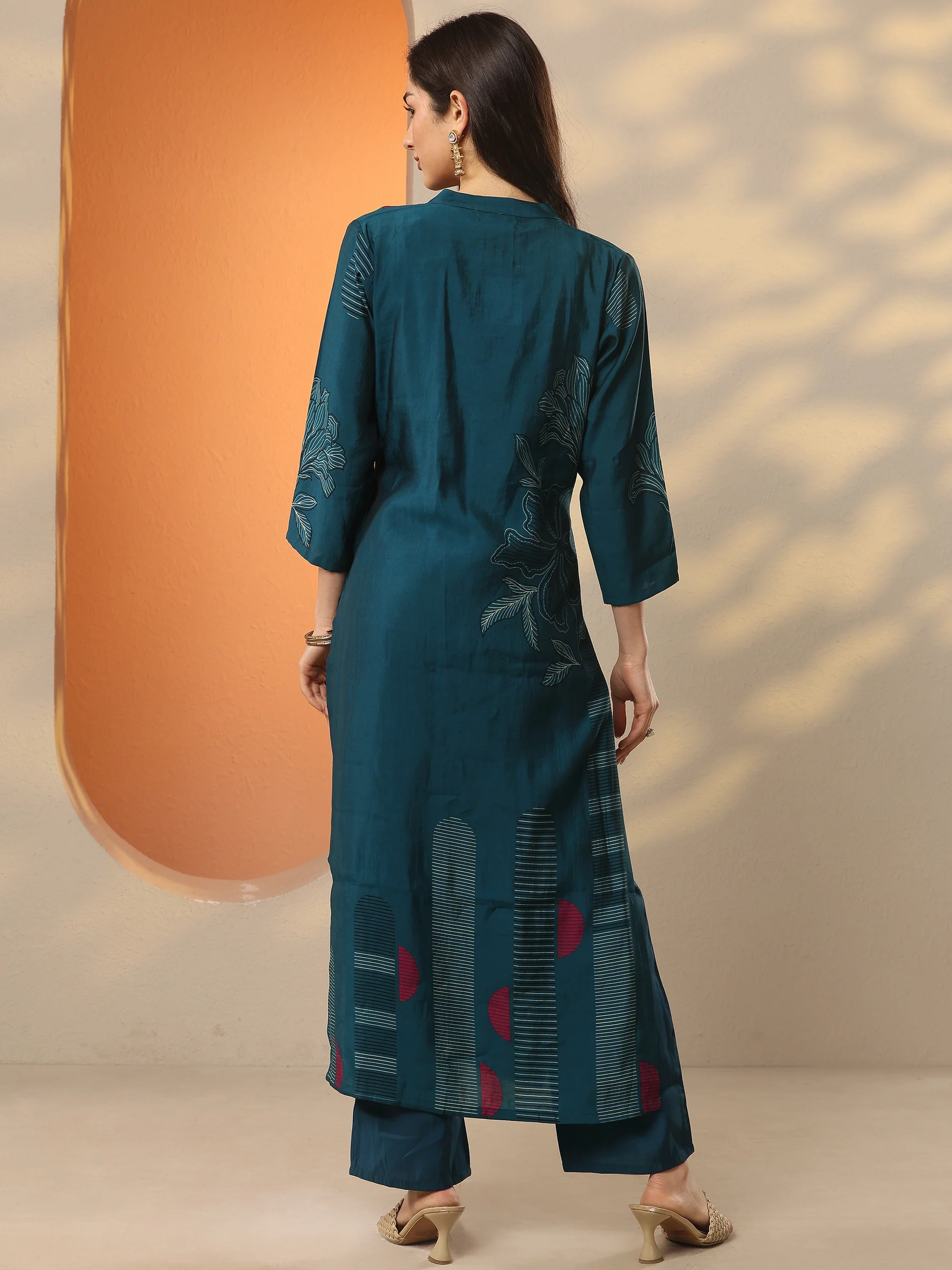 Blue Printed Silk Blend Straight Kurta - Image 4