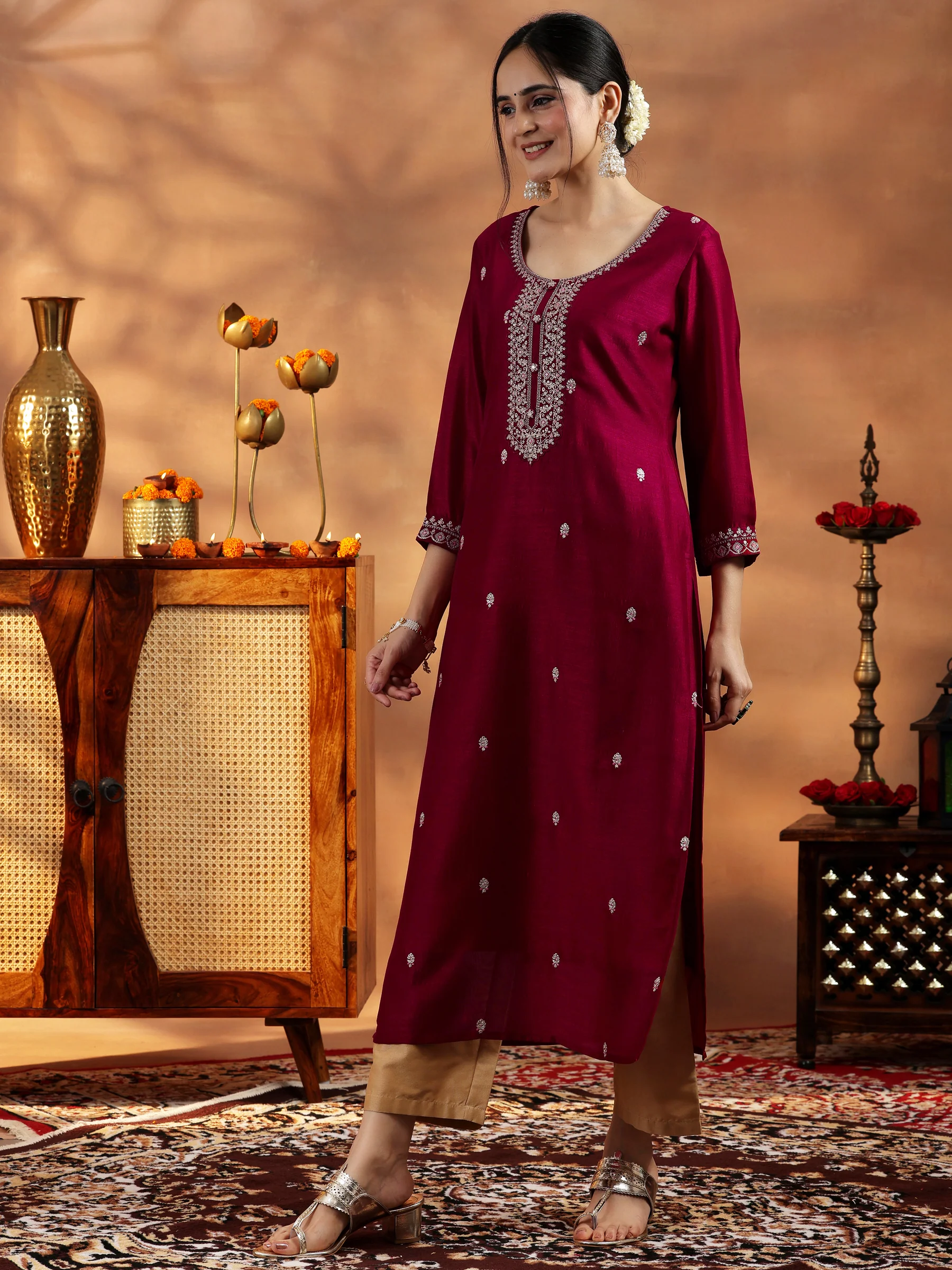 Maroon Embroidered Silk Straight Kurta - Image 3