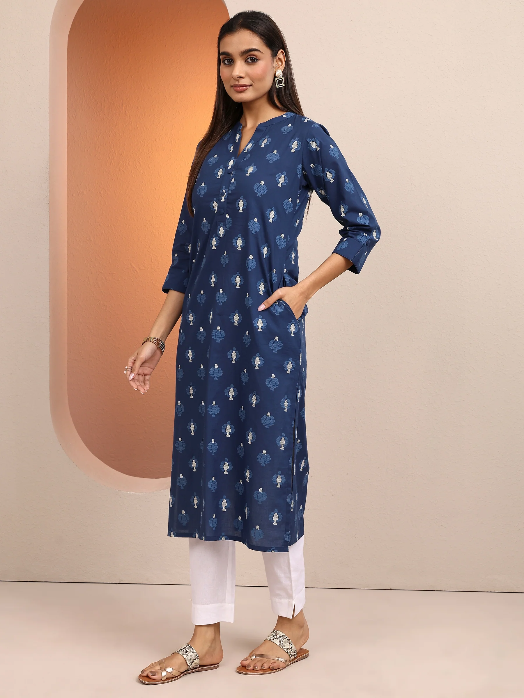 Blue Printed Cotton Straight Kurta - Image 3