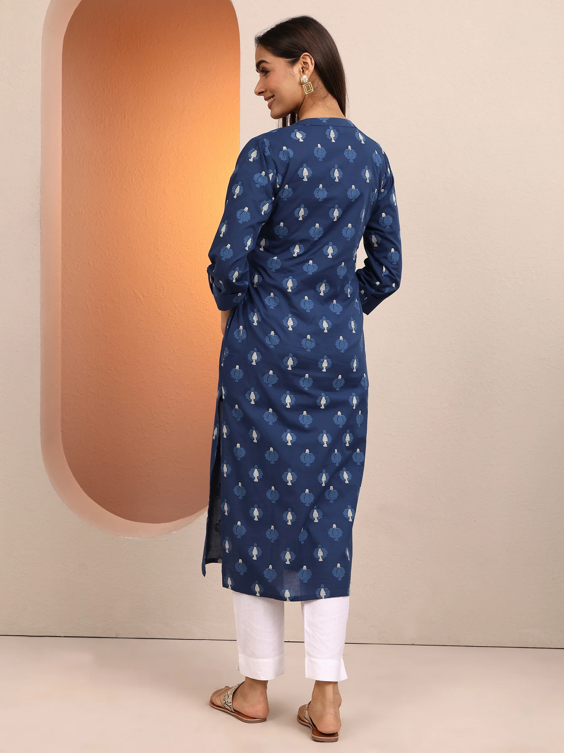 Blue Printed Cotton Straight Kurta - Image 4