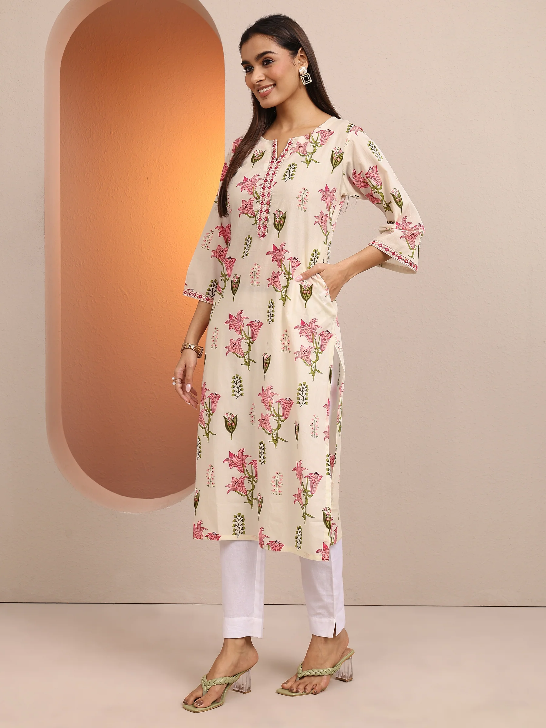 Off White Printed Cotton Straight Kurta - Image 3