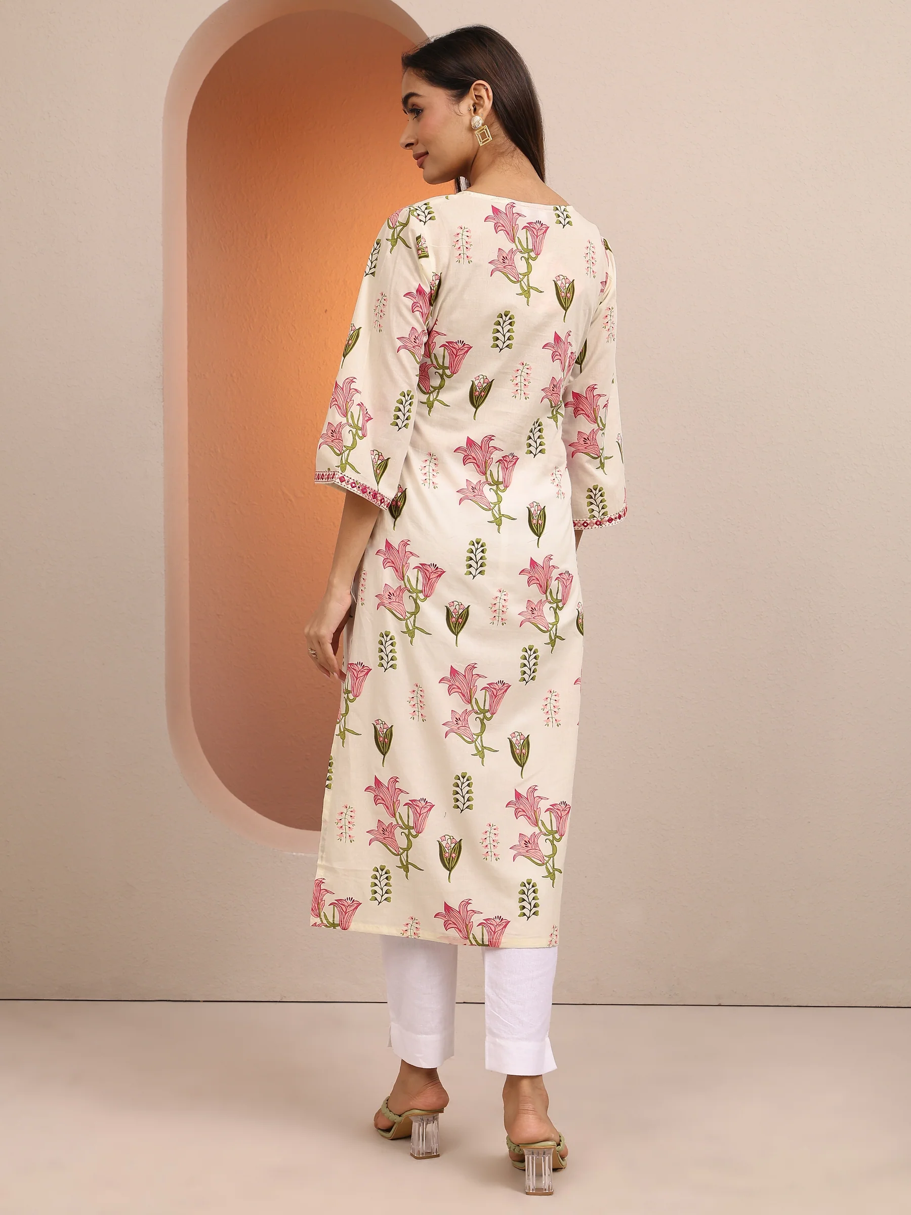 Off White Printed Cotton Straight Kurta - Image 4
