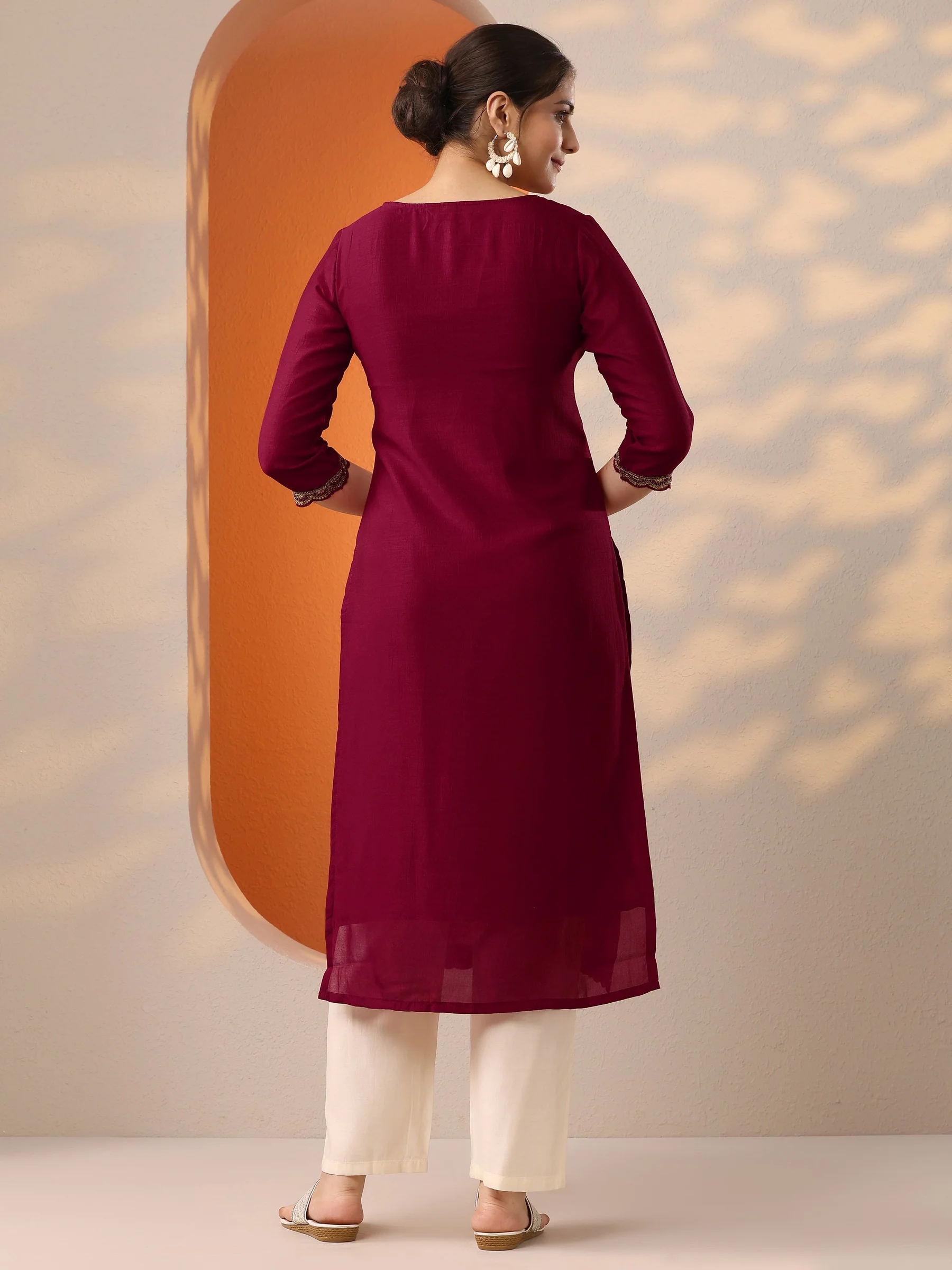 Pink Embroidered Silk Blend Straight Kurta - Image 3