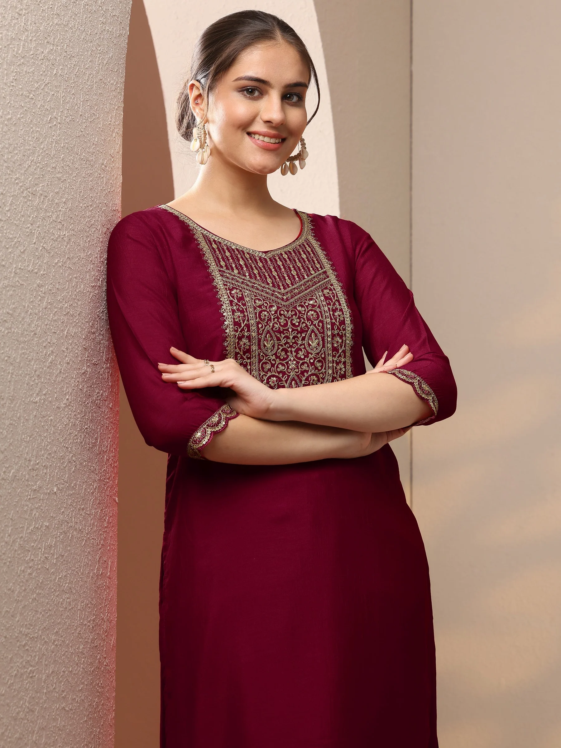 Pink Embroidered Silk Blend Straight Kurta - Image 5