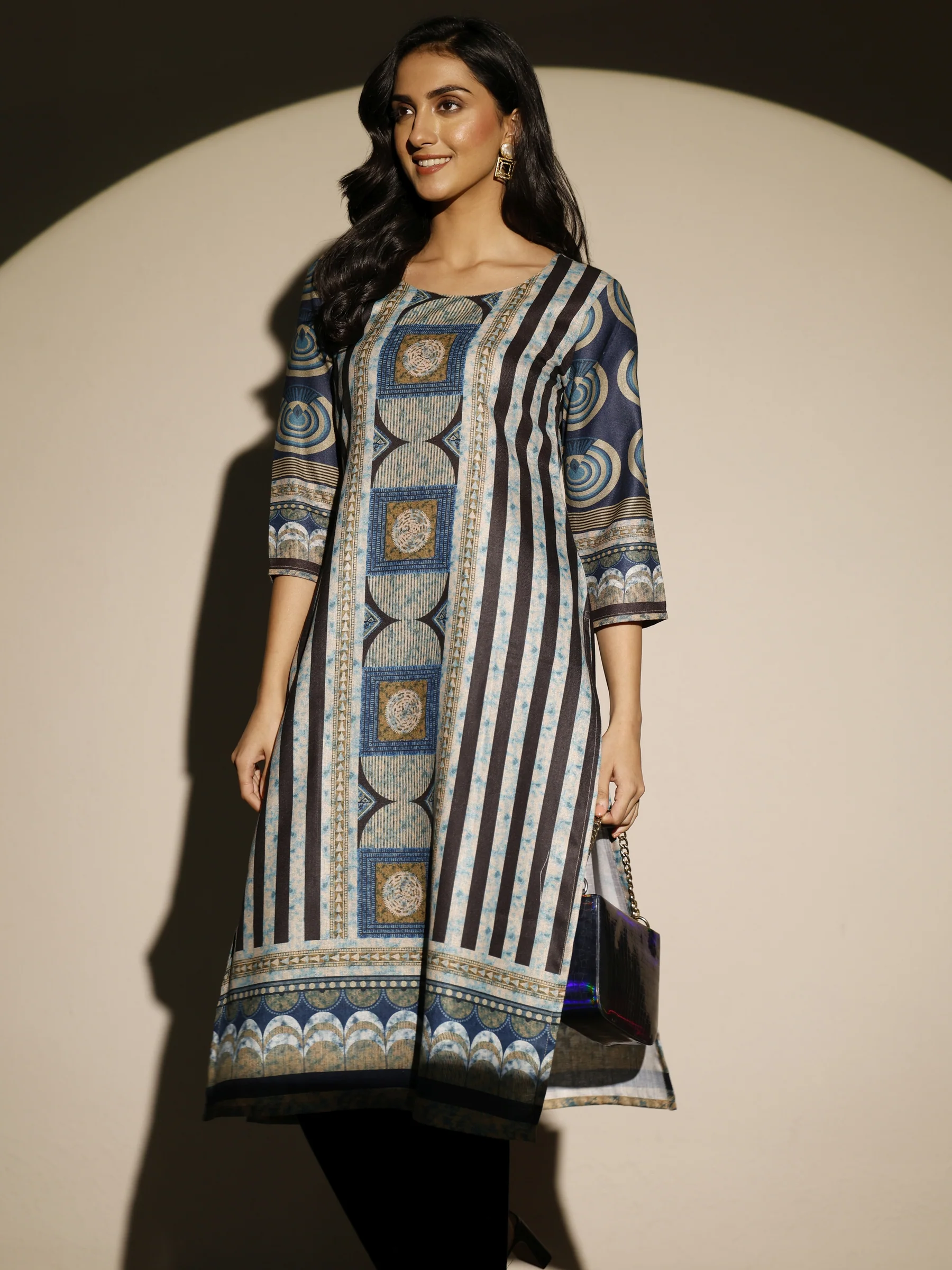Blue Printed Cotton Blend Straight Kurta - Image 5